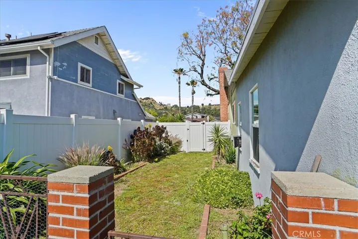 10436 La Tuna Canyon Road, Sun Valley, California 91352
