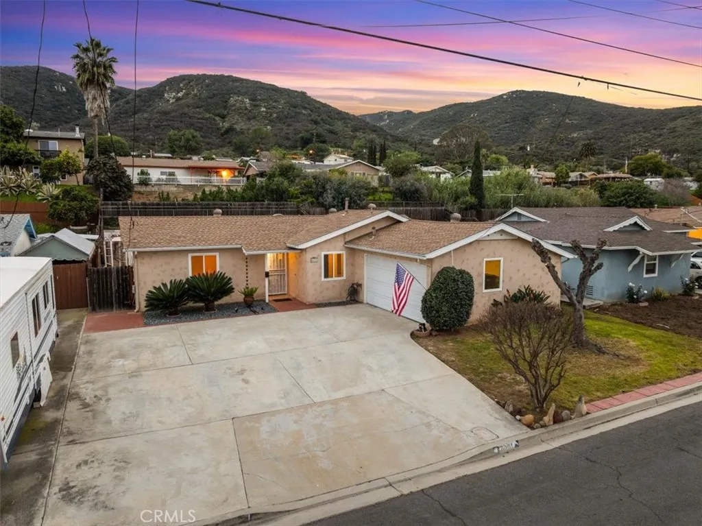 8001 Linen Drive, Santee, California 92071 home-pic-2