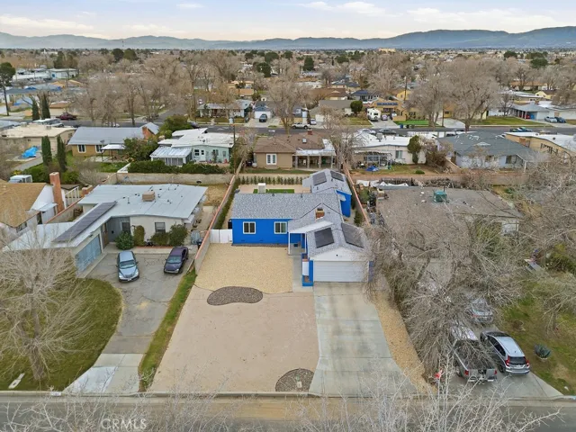 1346 W Ivyton Street, Lancaster, California 93534