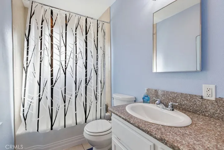 1346 W Ivyton Street, Lancaster, California 93534