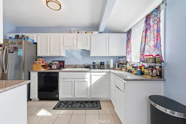 1346 W Ivyton Street, Lancaster, California 93534