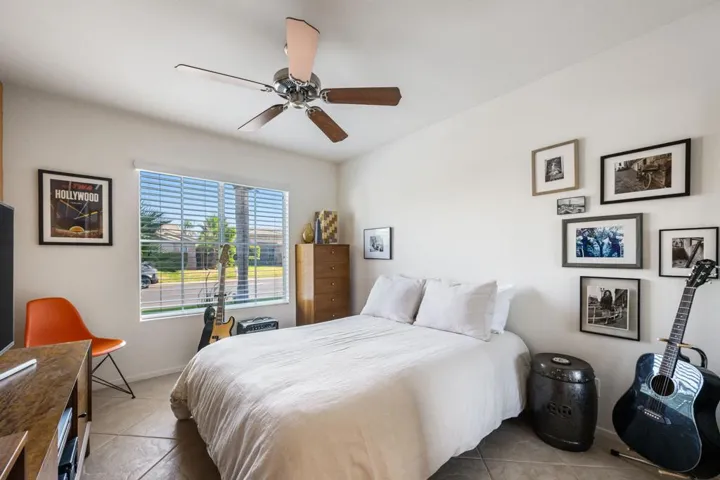 39-web-or-mls-KK_Virginia_0825_OPMG_039