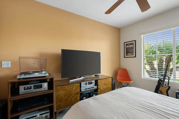 40-web-or-mls-KK_Virginia_0825_OPMG_040