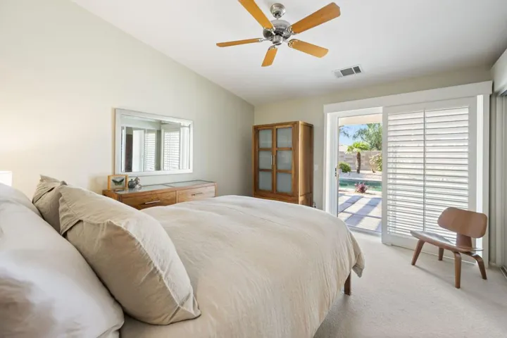 34-web-or-mls-KK_Virginia_0825_OPMG_034