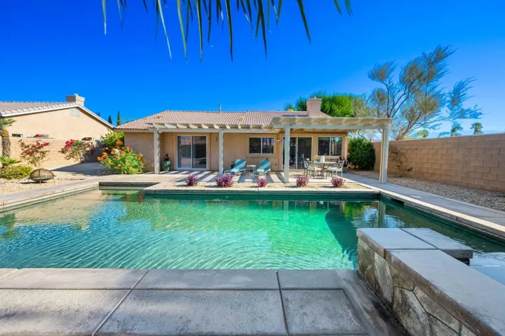 31-web-or-mls-KK_Virginia_0825_OPMG_031