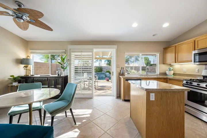 16-web-or-mls-KK_Virginia_0825_OPMG_016