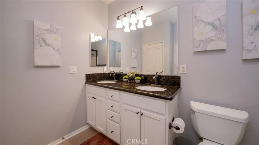 Full Bath w/Dual Sinks