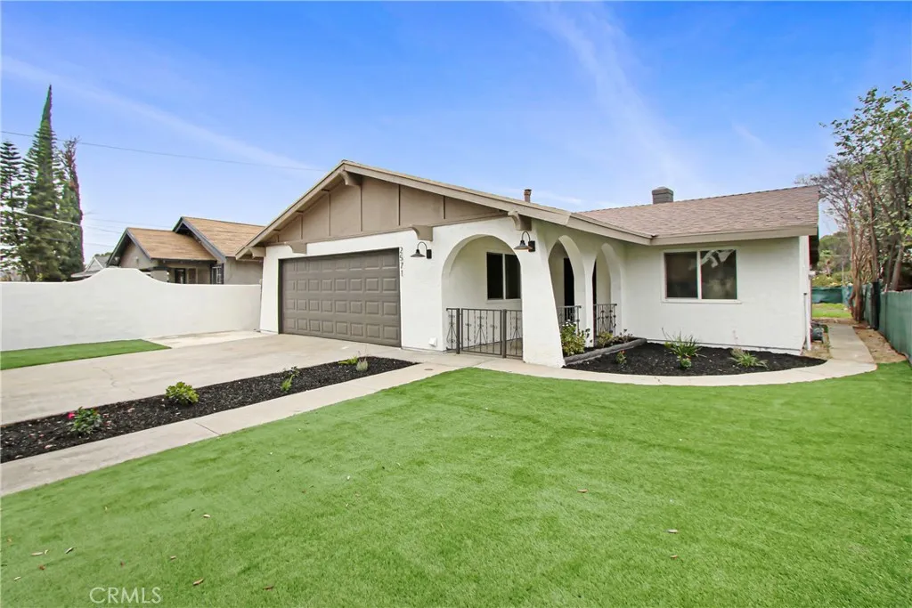 2571 12th Street, Riverside, California 92507 home-pic-1