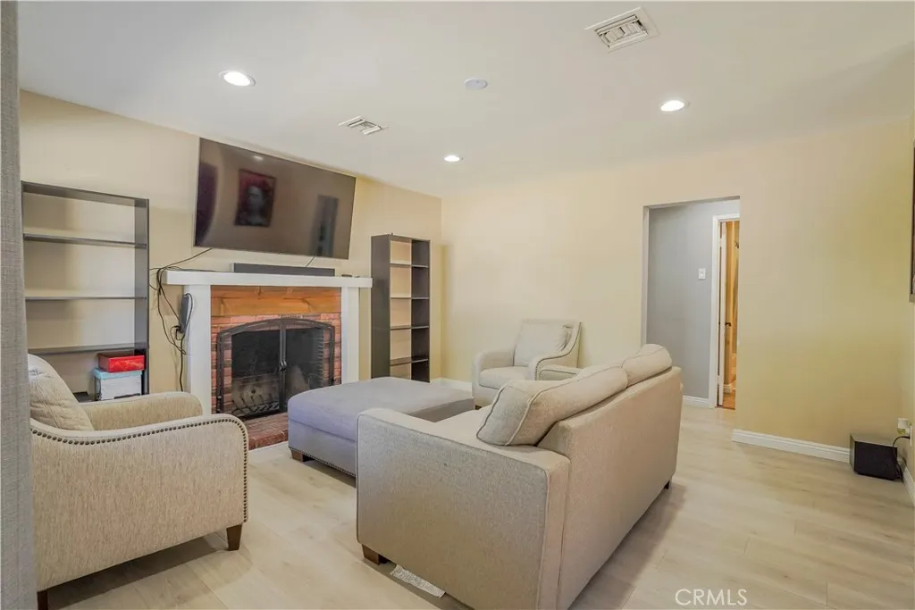1223 W 27th, San Bernardino, California 92405 home-pic-4