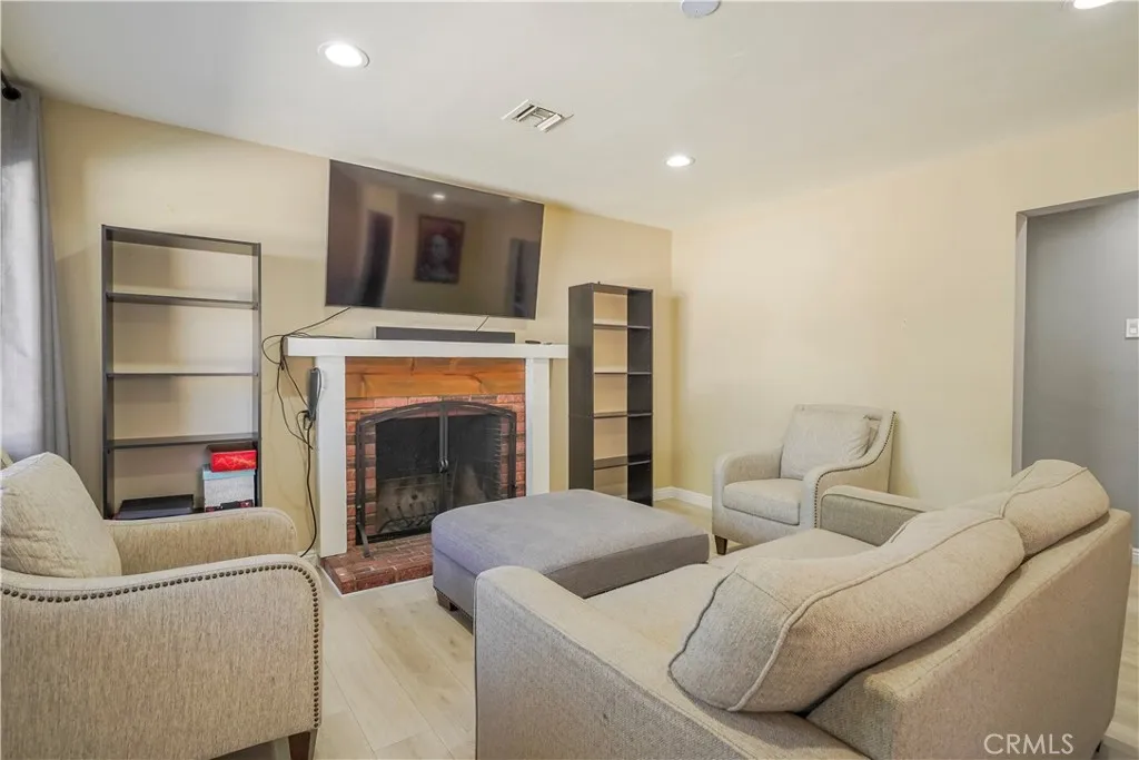 1223 W 27th, San Bernardino, California 92405 home-pic-5