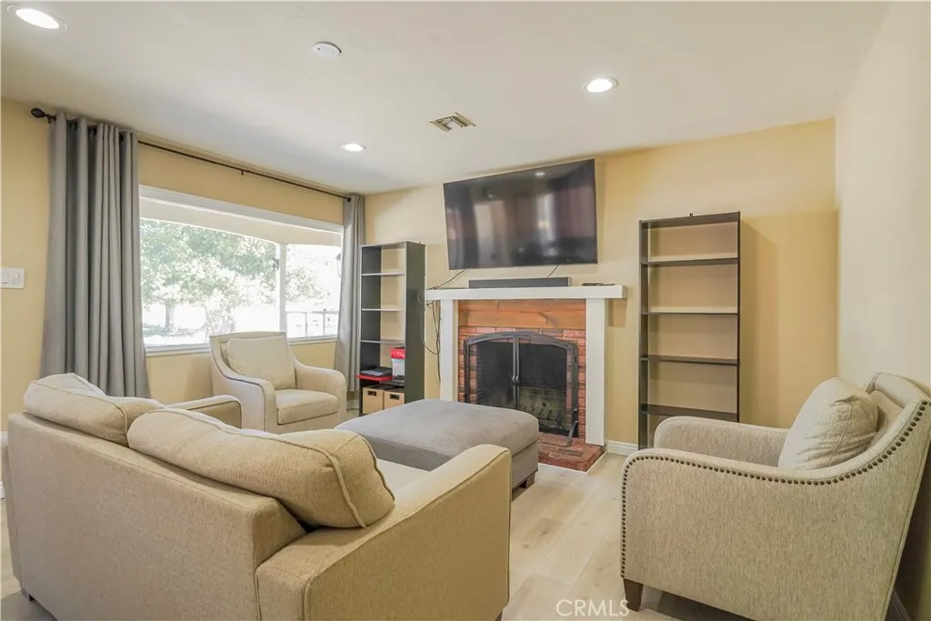 1223 W 27th, San Bernardino, California 92405 home-pic-9