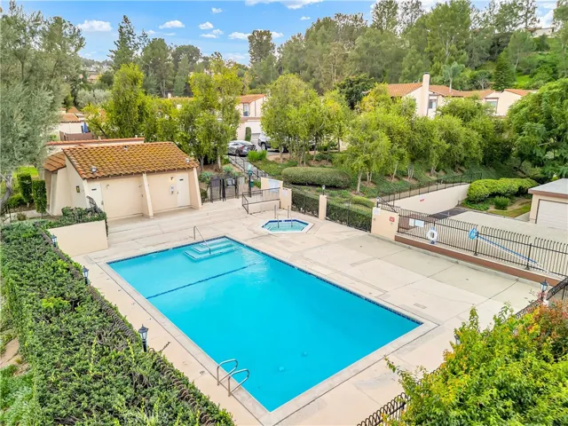 Pool and jacuzzi, walking distance from home.