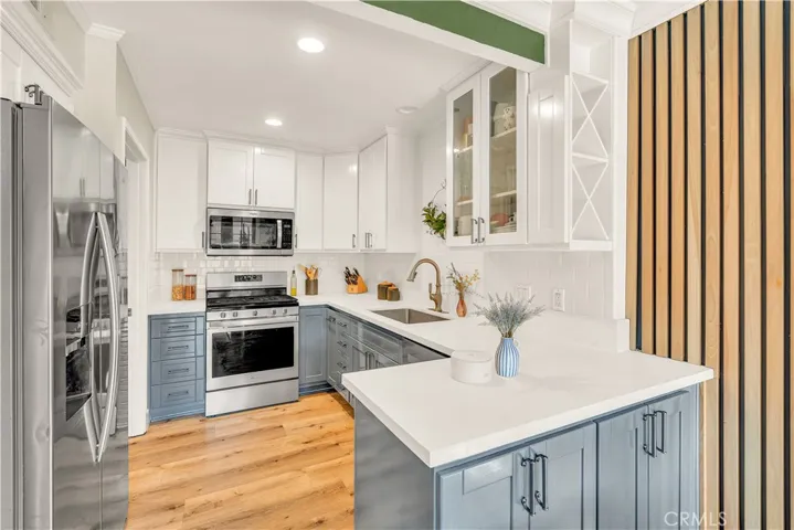 Quartz countertops in gourmet kitchen