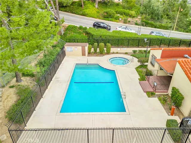 Second pool and jacuzzi