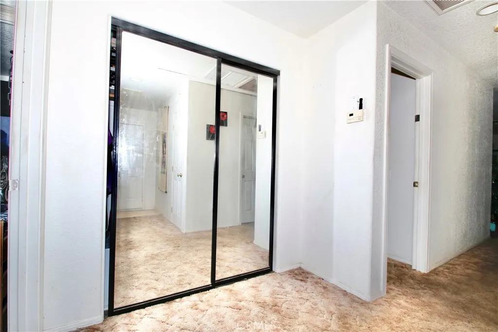 7536 Victoria, Yucca Valley, California 92284 home-pic-17