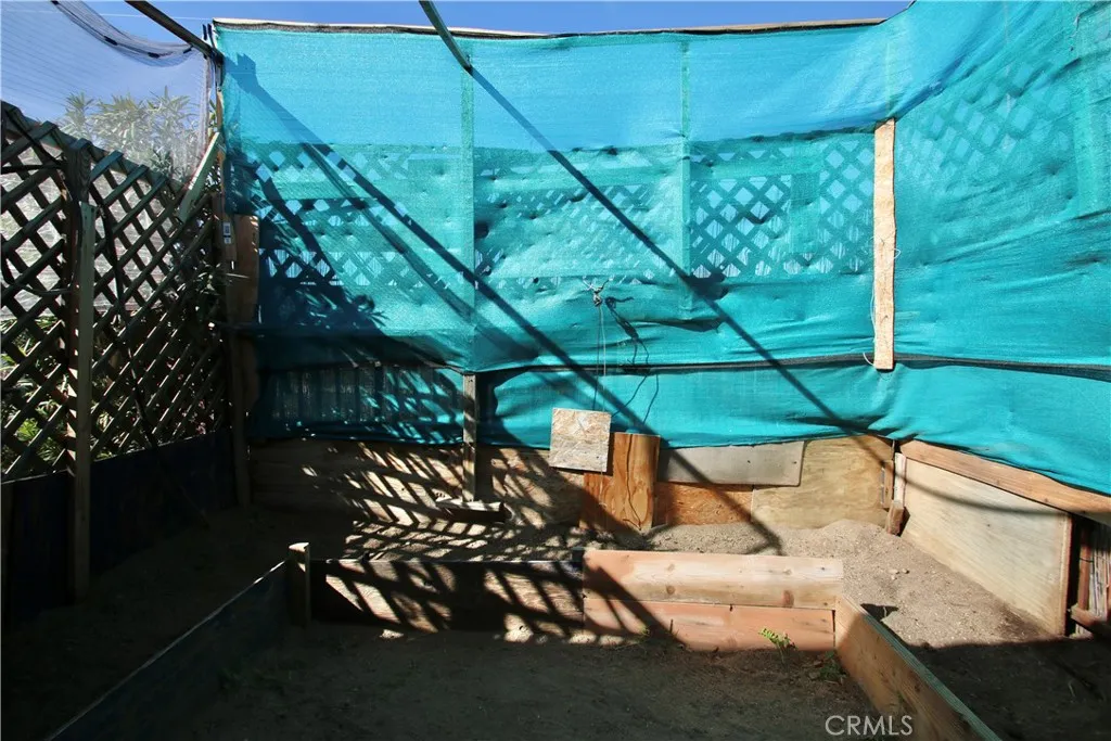 7536 Victoria, Yucca Valley, California 92284 home-pic-24