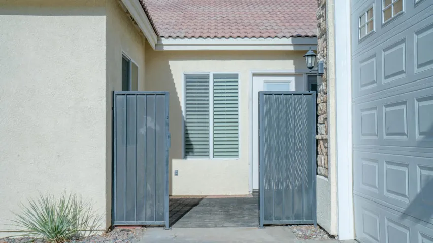 49142 Barrymore Exterior-27