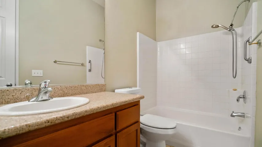 49142 Barrymore Interior-25