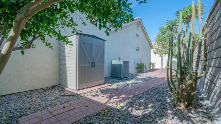 49142 Barrymore Exterior-7