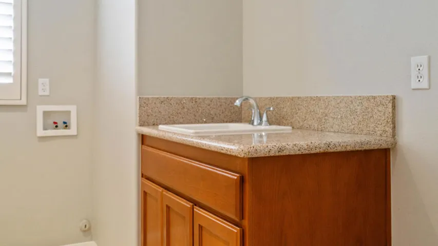 49142 Barrymore Interior-31