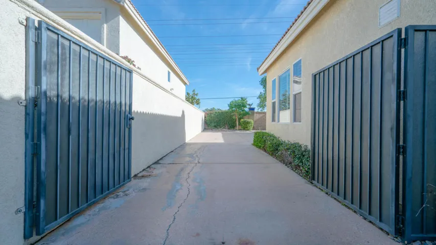 49142 Barrymore Exterior-18