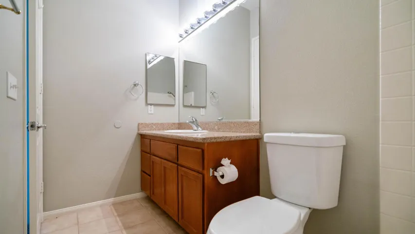 49142 Barrymore Interior-28