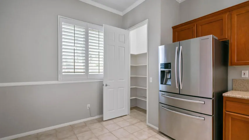 49142 Barrymore Interior-63