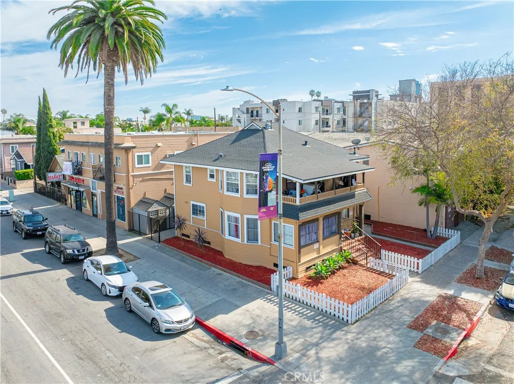 406 E 7th, Long Beach, California 90813 home-pic-13