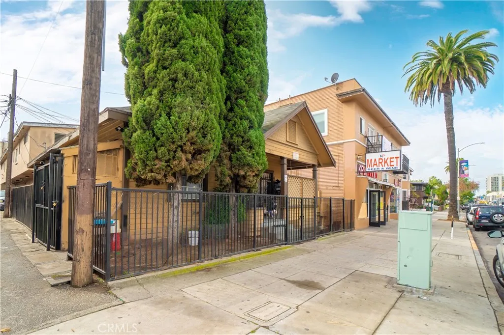 406 E 7th, Long Beach, California 90813 home-pic-10
