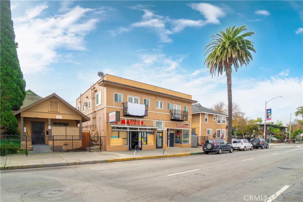 406 E 7th, Long Beach, California 90813 home-pic-11