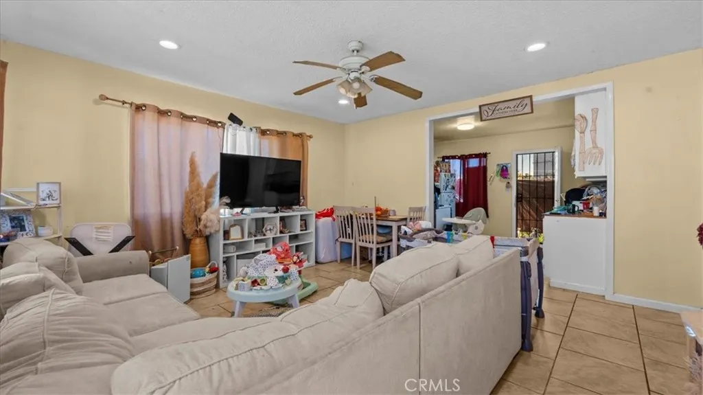 10718 Owens Way, El Monte, California 91733 home-pic-6