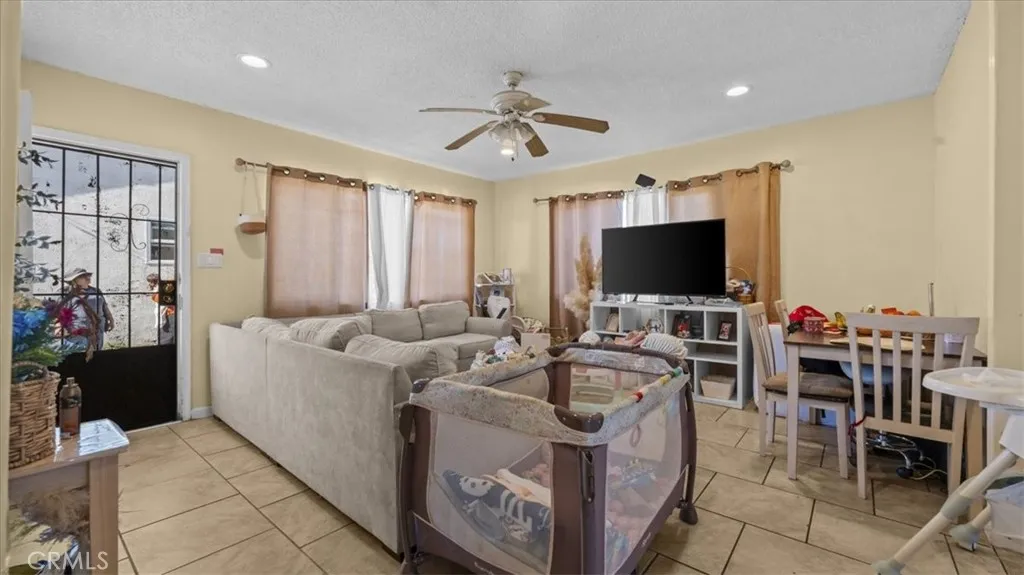10718 Owens Way, El Monte, California 91733 home-pic-8