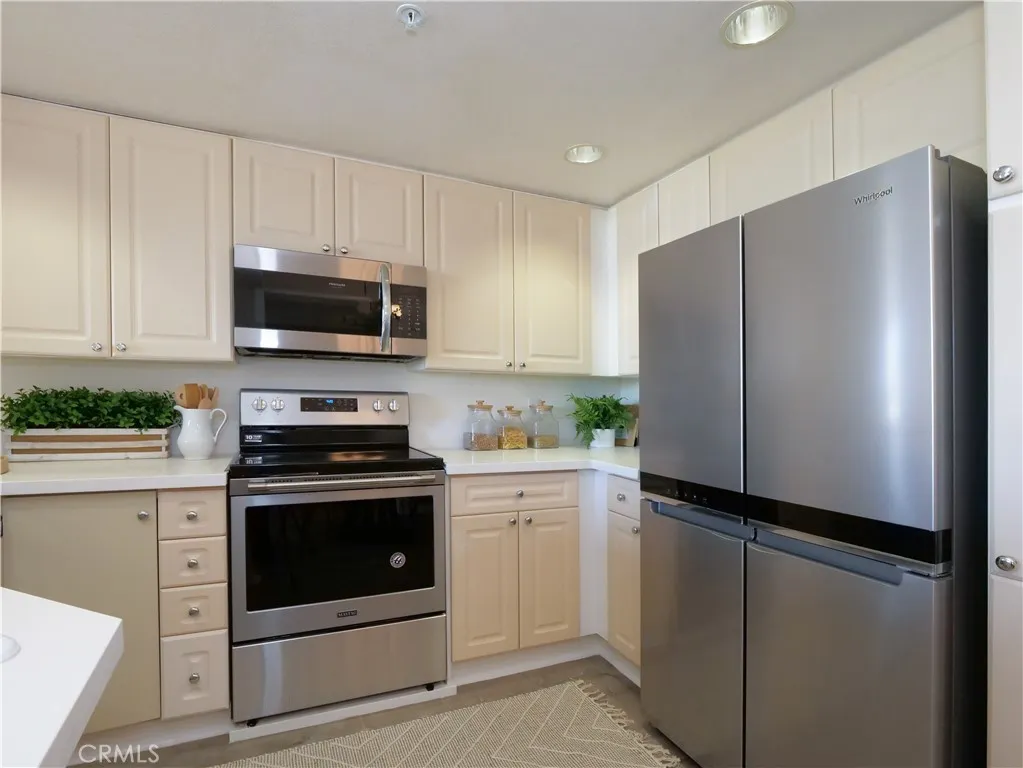 1281 Cabrillo Avenue 303, Torrance, California 90501 home-pic-9