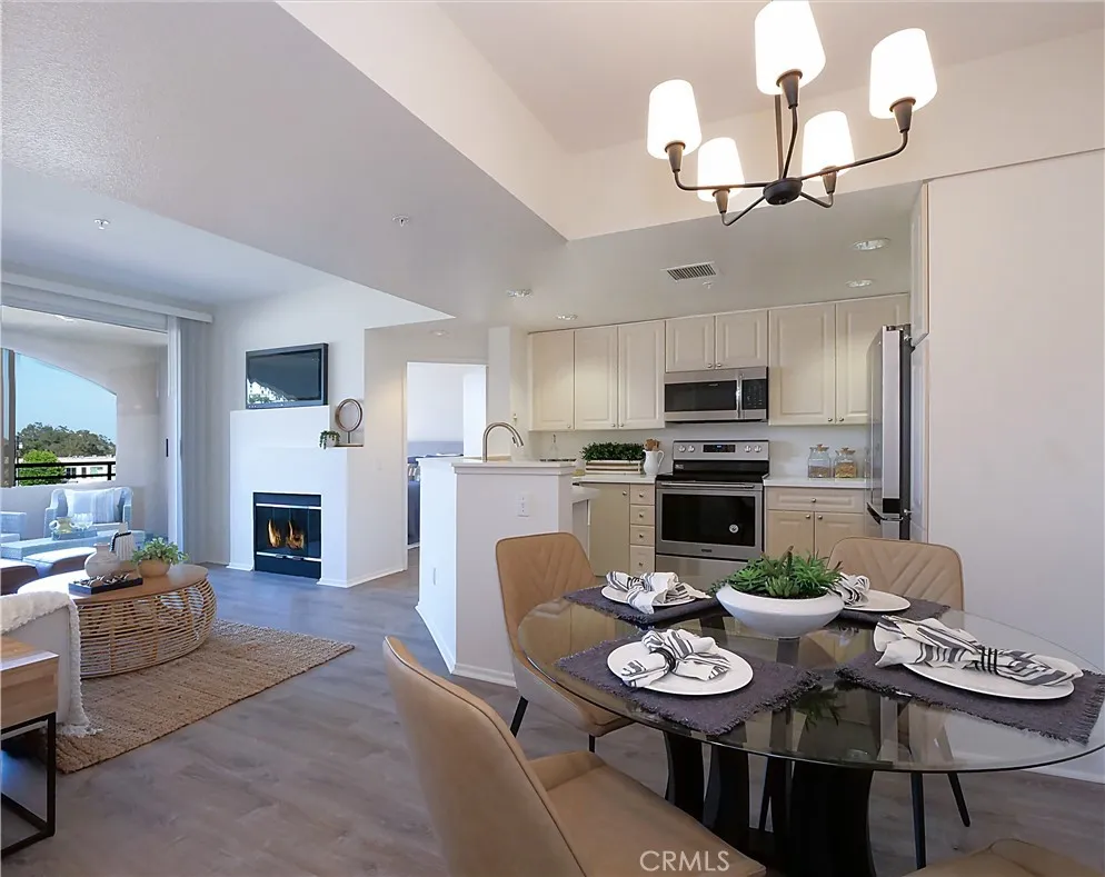1281 Cabrillo Avenue 303, Torrance, California 90501 home-pic-3