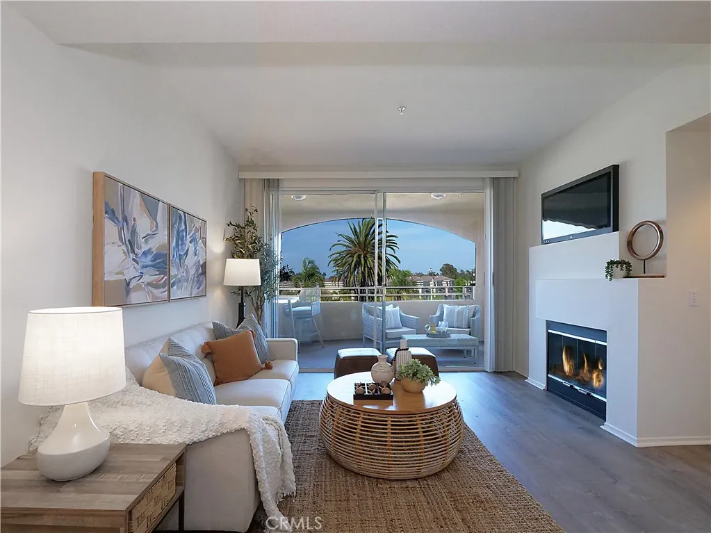 1281 Cabrillo Avenue 303, Torrance, California 90501 home-pic-4