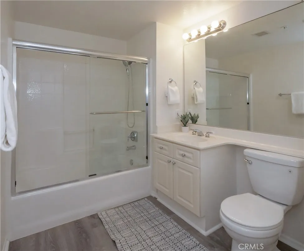 1281 Cabrillo Avenue 303, Torrance, California 90501 home-pic-17