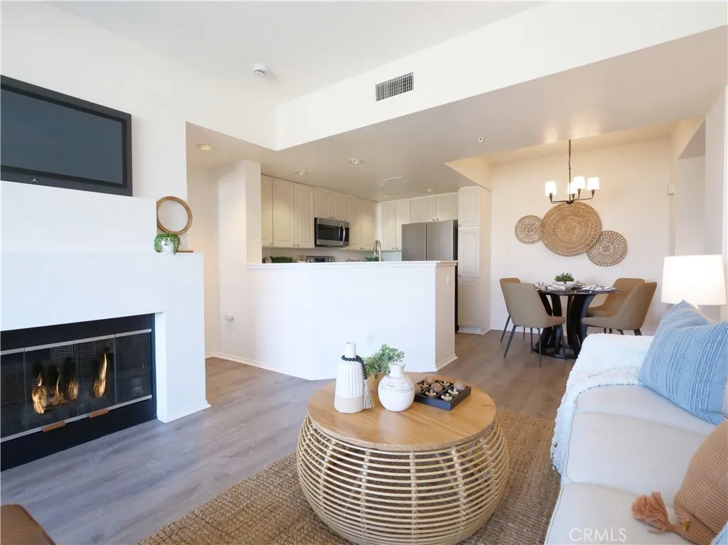 1281 Cabrillo Avenue 303, Torrance, California 90501 home-pic-6