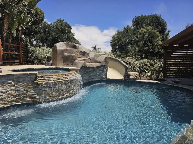 Swimming Pool/Hot Tub/Sauna