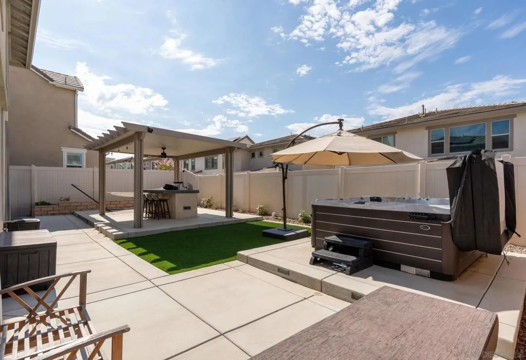 32005 Radiant Dr, Temecula, California 92591 home-pic-32