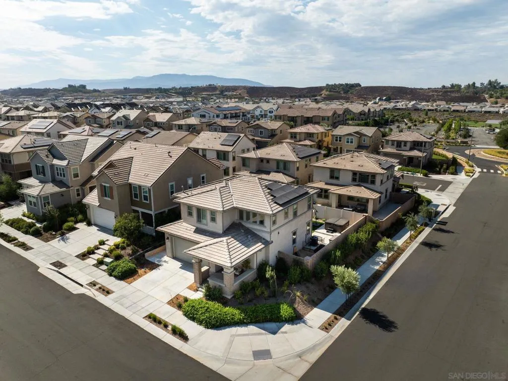 32005 Radiant Dr, Temecula, California 92591 home-pic-35
