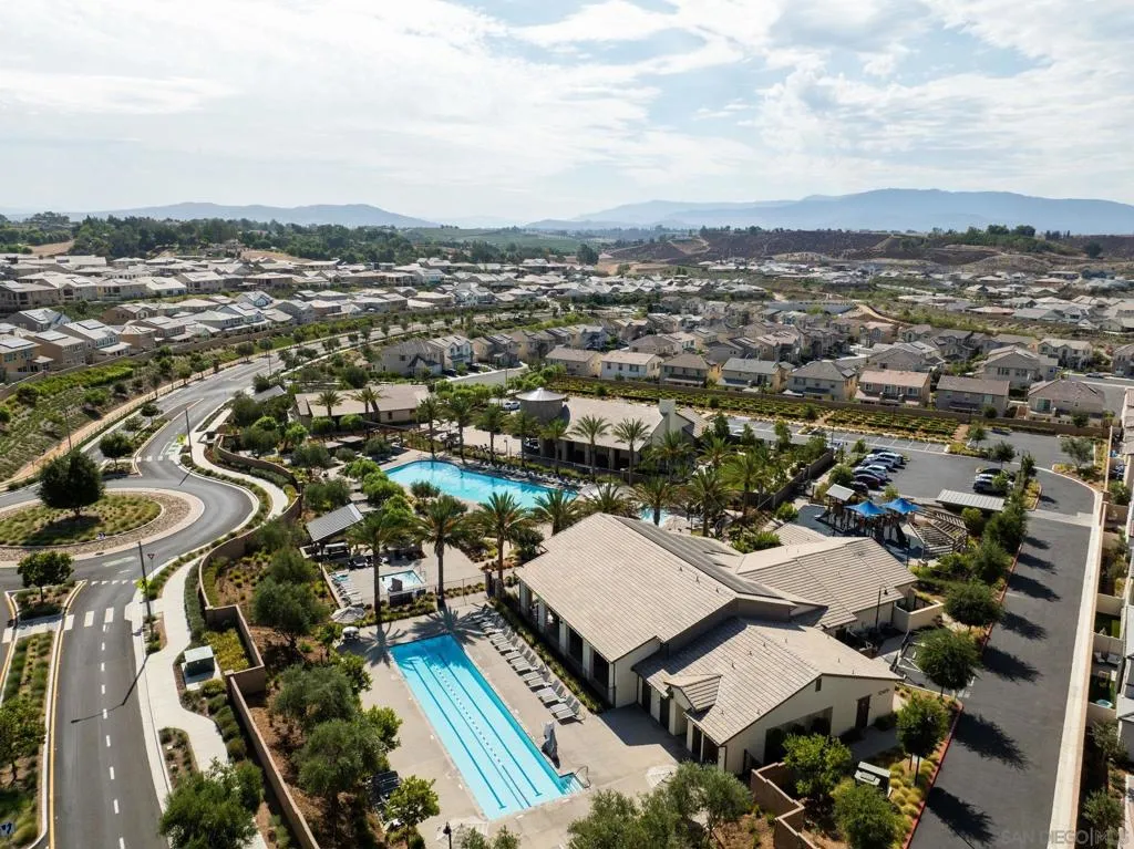 32005 Radiant Dr, Temecula, California 92591 home-pic-38
