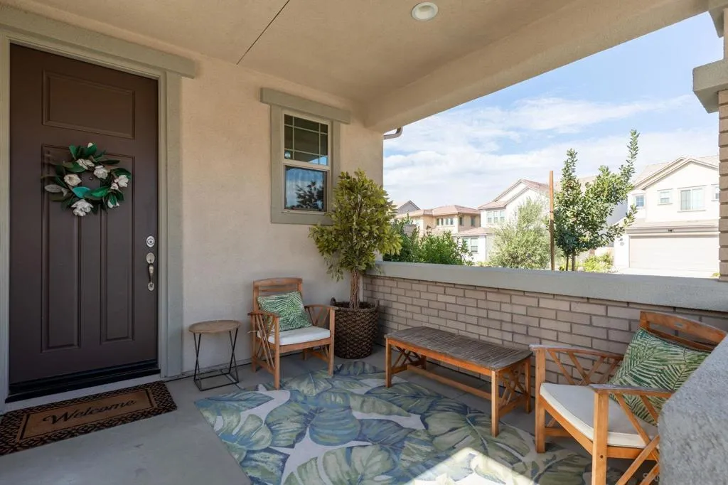 32005 Radiant Dr, Temecula, California 92591 home-pic-3