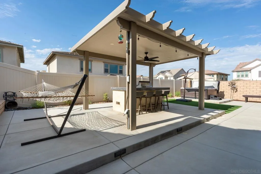 32005 Radiant Dr, Temecula, California 92591 home-pic-25