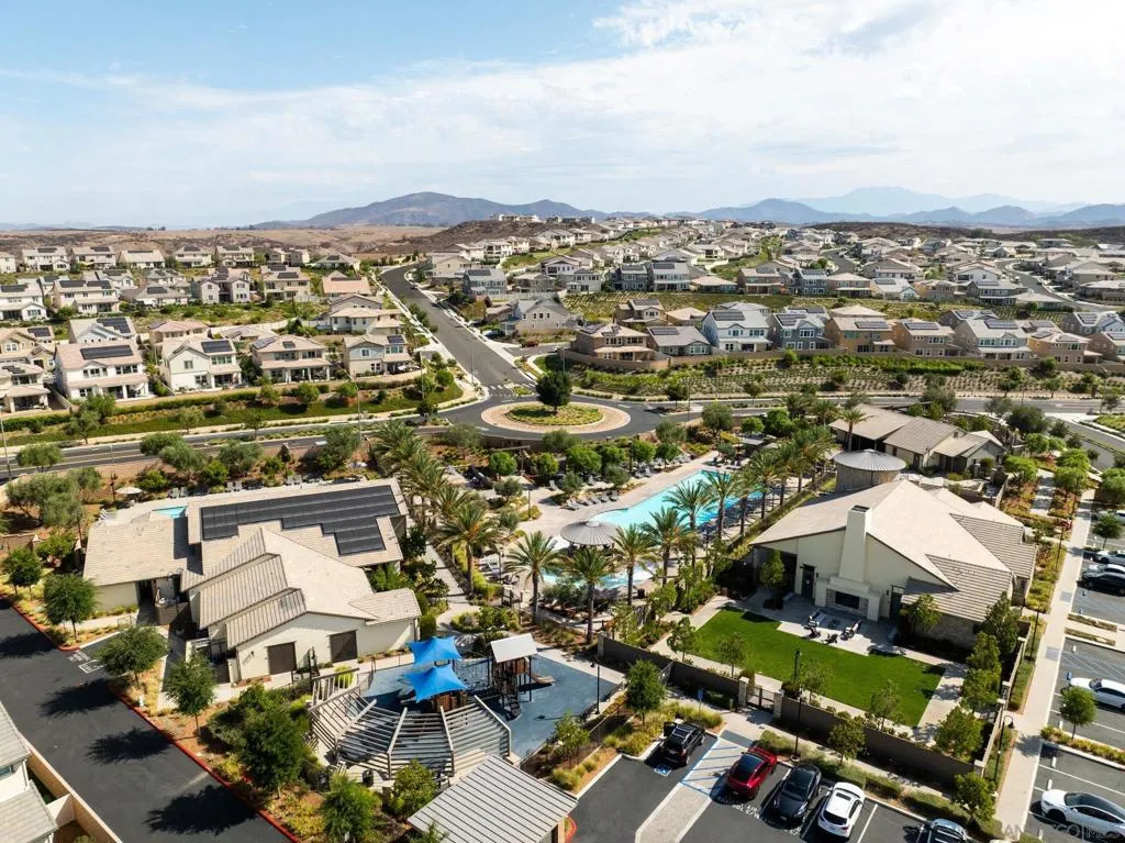 32005 Radiant Dr, Temecula, California 92591 home-pic-37