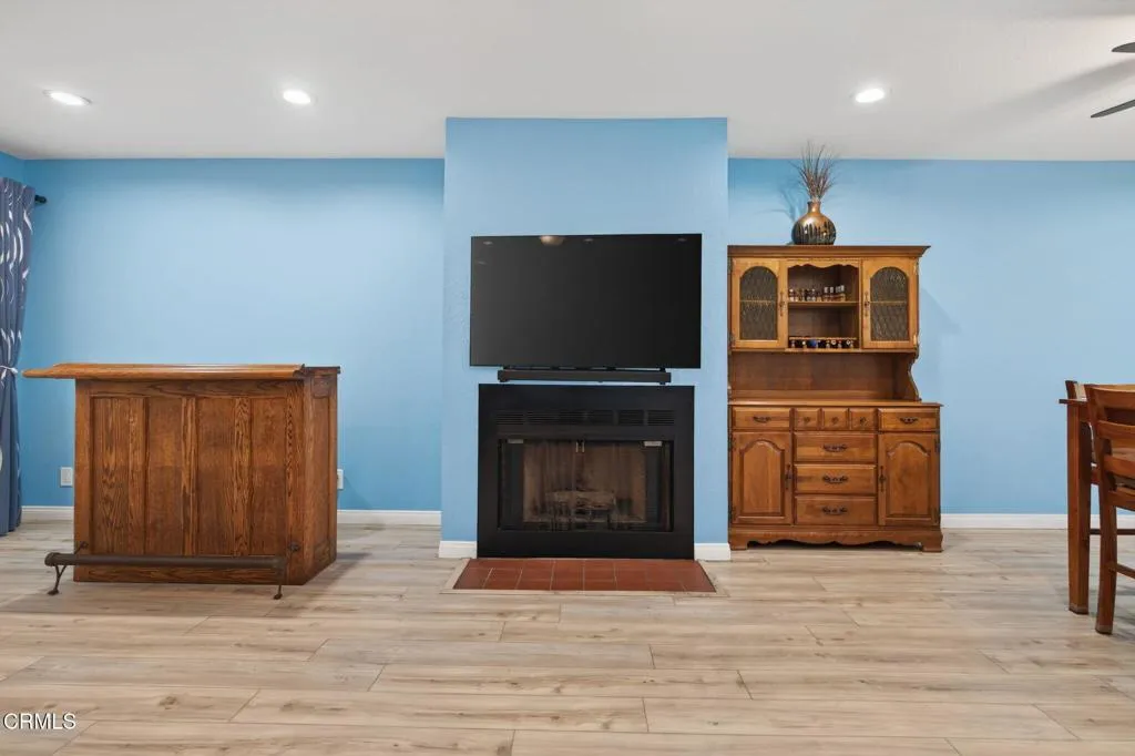 699 County Square Drive 2, Ventura, California 93003 home-pic-8