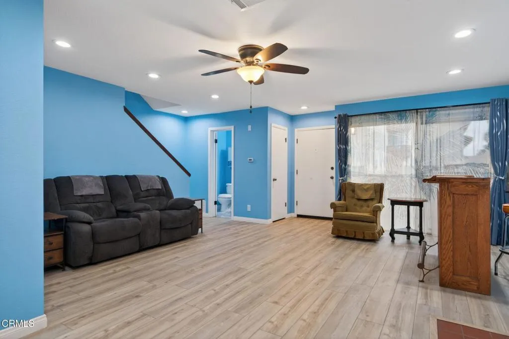 699 County Square Drive 2, Ventura, California 93003 home-pic-6