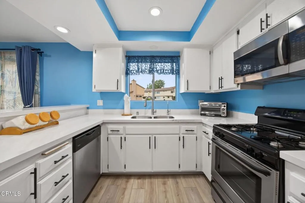 699 County Square Drive 2, Ventura, California 93003 home-pic-12