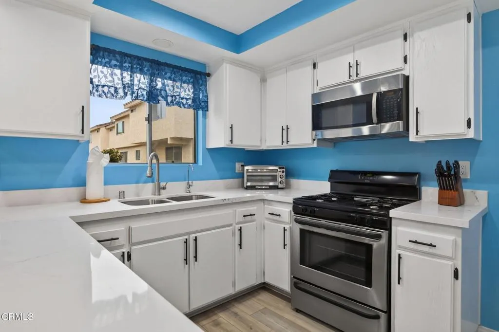 699 County Square Drive 2, Ventura, California 93003 home-pic-11
