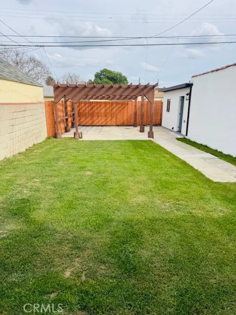 7710 S Halldale Avenue, Los Angeles, California 90047 home-pic-19