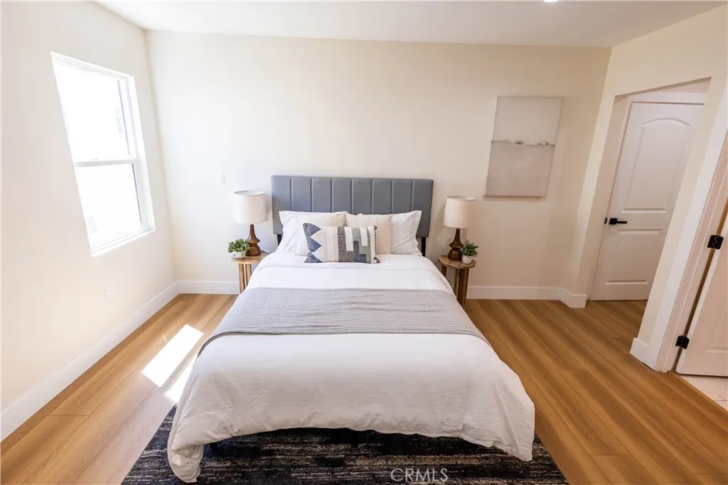 7710 S Halldale Avenue, Los Angeles, California 90047 home-pic-16